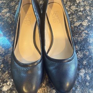 Franco Sarto Black 1” heel pumps